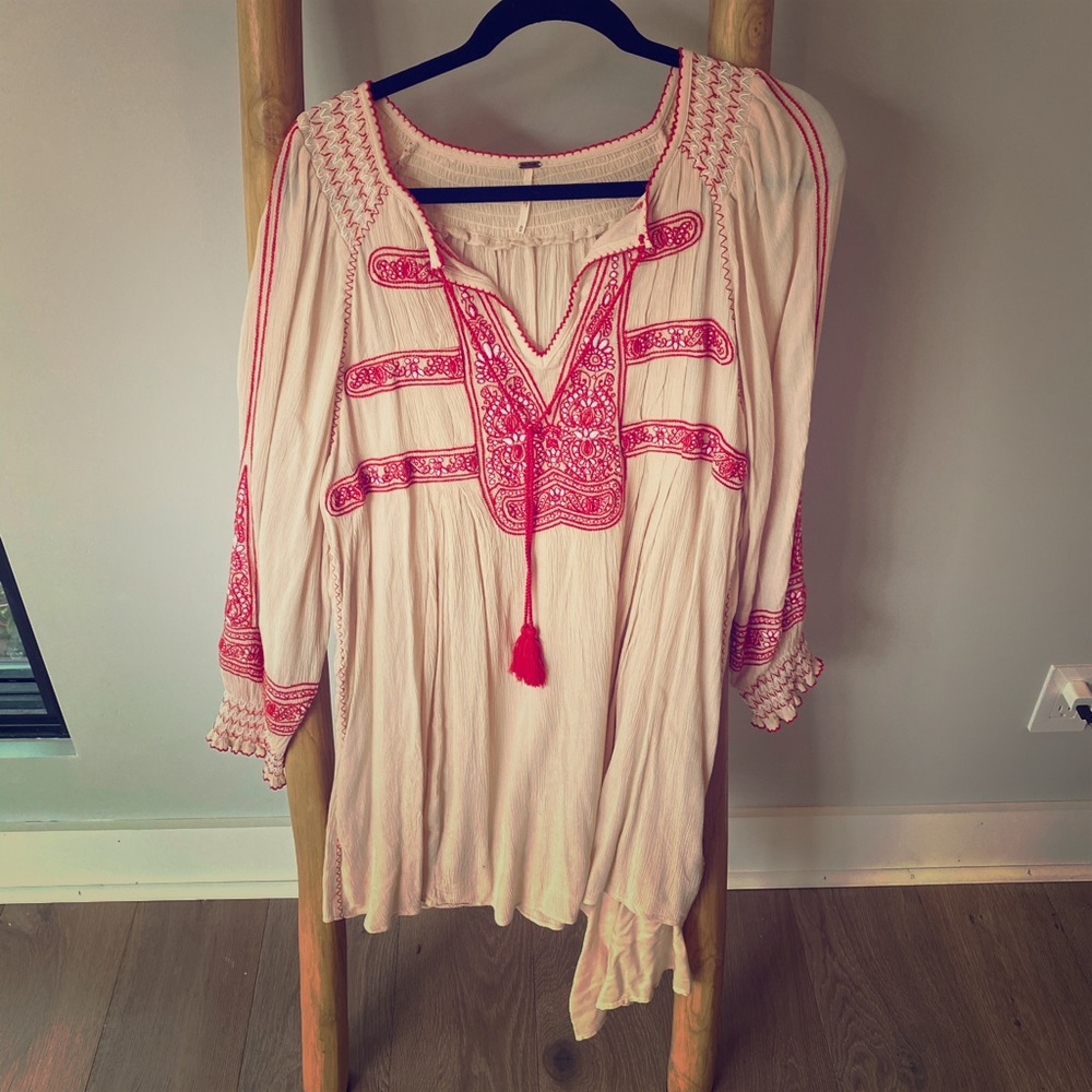 Frees people dress